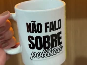 Xícara Tropa do 22 — outro lado